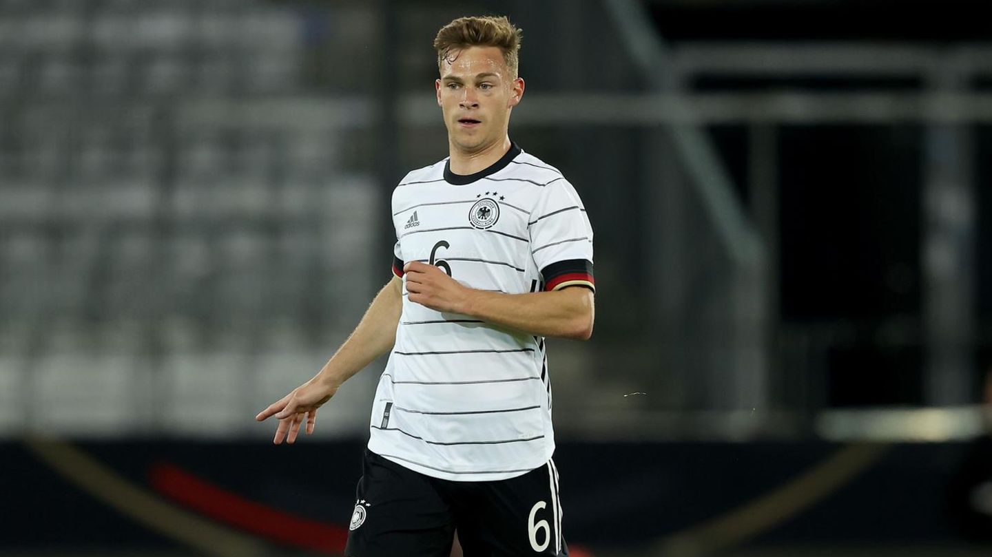 Note: 4,5. Joshua Kimmich teilt mit Gosens den Fluch der Außenbahn. Seit dem Portugal-Spiel haben sich die Gegner auf die deutsche Flügelzange eingestellt. Konzentrierte sich auf die Defensivarbeit, die bei den Gegentoren unglücklich war. Seine erste Flanke war aber gleich brandgefährlich. Klärte in der Halbzeit einen gefährlichen Freistoß per Kopf. Weinte nach dem Aus.
