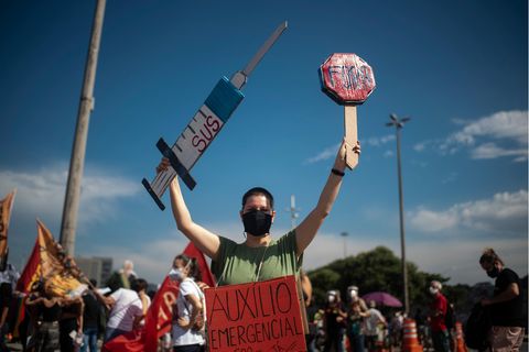 In Rio de Janeiro protestieren Tausende gegen den Mangel an Impfstoffen