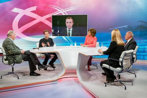 Die "maybrit illner"-Runde, von links: Alexander Gauland, Kevin Kühnert, Maybrit Illner, Gregor Gysi, Melanie Amann