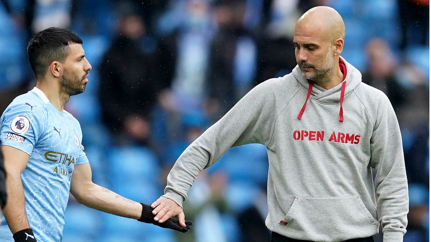 Letzter Handschlag: Pep Guardiola wechselt Agüero am letzten Spieltag der Premier League ein