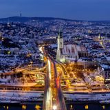 Slowakei  Die Geschäfte sind unter Einhaltung von Hygiene- und Abstandsregeln geöffnet. Gastronomiebetriebe dürfen in Außenbereichen servieren, in den meisten Landkreisen dank geringer Inzidenz auch wieder im Inneren. Touristen müssen sich vor der Einreise online registrieren und einen negativen Corona-Test vorweisen. Theoretisch haben sie dann zwar eine 14-tägige Quarantäne anzutreten, können sich davon aber schon unmittelbar nach der Einreise mit einem negativen Testergebnis befreien, wenn sie sich nicht in einem Hochrisikoland aufgehalten haben. Geimpfte und Genesene brauchen (nach Fristen, die je nach Impfstoff-Typ unterschiedlich sind) diesen Test nicht.