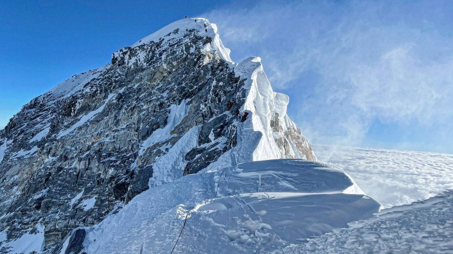 Mount Everest Die schnellste Bergsteigerin erreicht in knapp 26