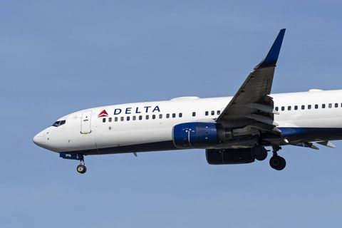 Eine Boeing 737 der US-Fluggesellschaft Delta Air Lines im Landeanflug