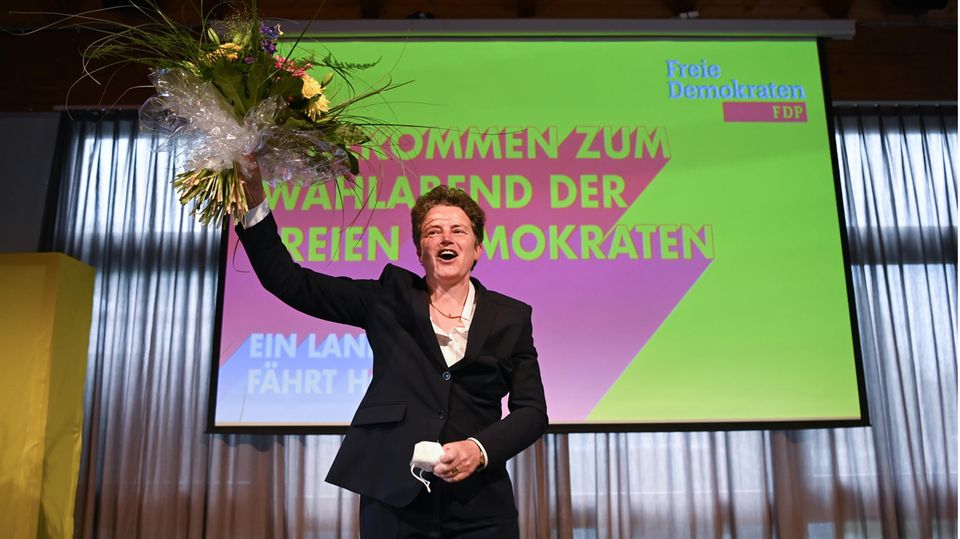Lydia Hüskens nach den ersten Hochrechnungen der Landtagswahl in Sachsen-Anhalt