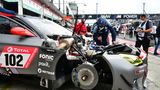 Startnummer 102 : ein BMW M6 GT3 von Walkenhorst Motorsport bei der letzten Prüfung vor dem Start.