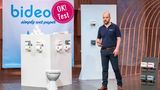 Der Klopapier-Bestseller  Hygiene-Artikel haben in der Corona-Pandemie einen ganz neuen Stellenwert erreicht. Das zeigt sich auch in der "Höhle der Löwen", wo der Toilettenpapierhalter Bideo abräumen konnte. Bideo verwandelt herkömmliches Toilettenpapier in feuchtes. Das wollten viele Menschen gerne mal ausprobieren, auch wenn die Umsetzung suboptimal ist. Laut Investor Ralf Dümmel hat Bideo bereits einen Handelsumsatz von mehr als zwei Millionen Euro erzielt.