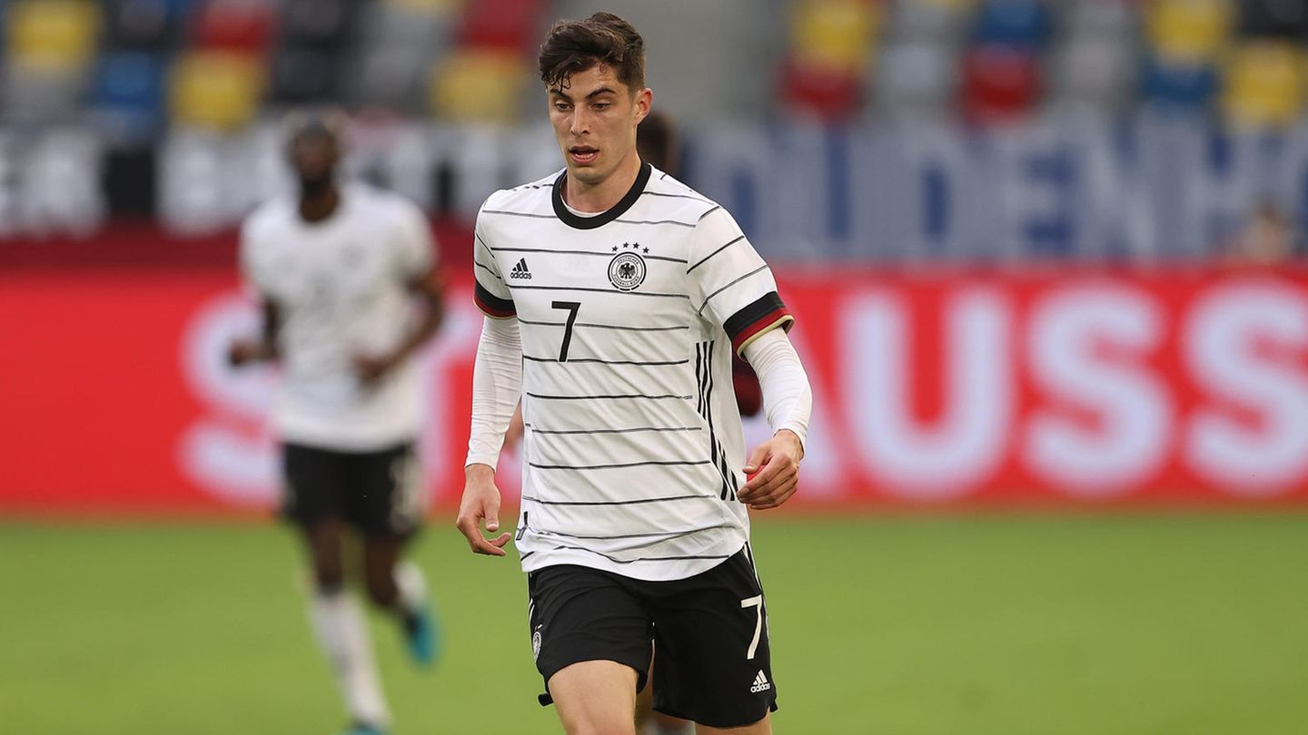 Note: 2.5. Kai Havertz war der heimliche Spielmacher des DFB-Teams. Schoss den ersten Freistoß, spielte in der Offensive einige gefährliche Pässe. Zog nach einer Gosens-Flanke volley brandgefährlich ab und das alles auf höchstem technischen Niveau.