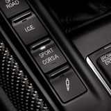 Mit diesen Knöpfen wird der Maserati Ghibli Trofeo nach Gusto des Fahrers scharfgestellt