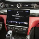 Das Infotainment mit dem 10,1 Zoll Touchscreen ist verbessert, aber immer noch nicht perfekt