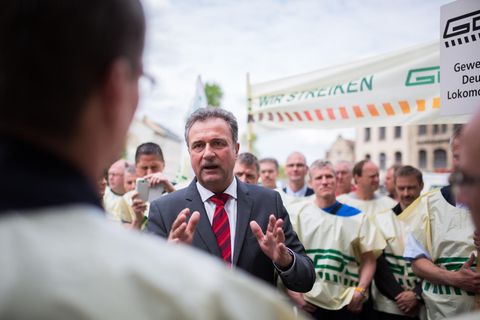 GDL-Chef Claus Weselsky beim Streik der Lokführer-Gewerkschaft 2015