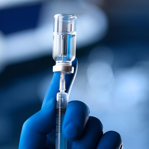 Ein Arzt hat einem neunjährigen Mädchen unzulässigerweise eine Corona-Impfung mit Biontech verabreicht.