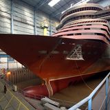 Mit dem Bau der "Aida Diva" 2006 auf der Meyer Werft in Papenburg beginnt die Zusammenarbeit für viele weitere Schiffe mit dem niedersächsischen Unternehmen.