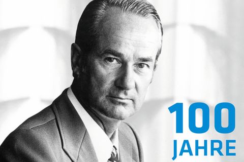 Reinhard Mohn – "Ein Jahrhundertunternehmer": Live-Talk vom Blauen Sofa in Gütersloh