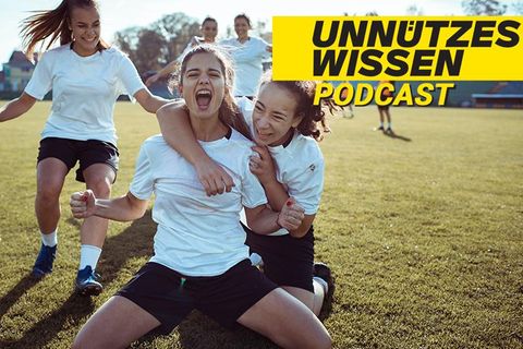 Mädchenmannschaft feiert Tor