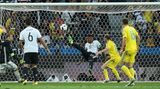Jérôme Boateng verhindert spektakulär ein Gegentor gegen die Ukraine