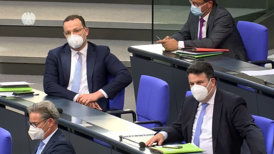 Video: Spahn in der Schusslinie