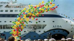 Zurück zu den Anfängen: Das in Finnland gebaute Schiff hat Platz für "nur" 1339 Passagiere. Zu Auswahl stehen drei Restaurants – bei dem jüngsten Flottenmitglied, der "Aida Nova", sind es 17 Restaurants sowie 18 Bars und Clubs.