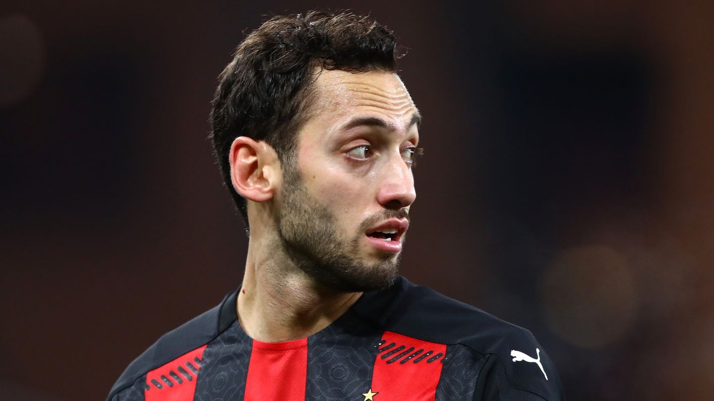 Hakan Calhanoglu Milan Serie A