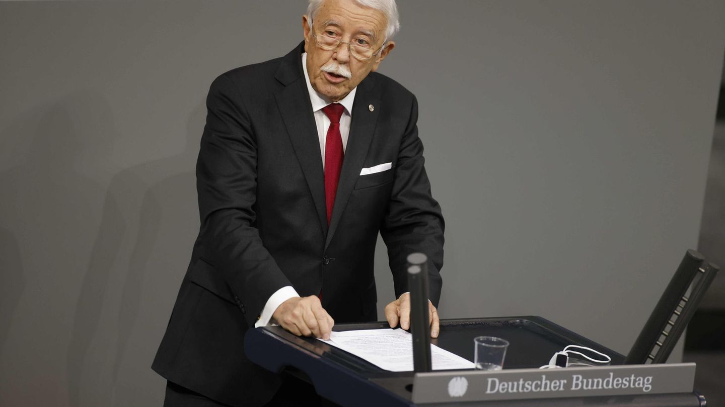 AfD-Bundestagsabgeordneter Paul Viktor Podolay AfD-Bundestagsabgeordneter Paul Viktor Podolay