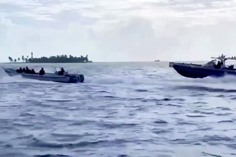 Fünf Festnahmen: Speedboat-Verfolgungsjagd: Polizei beschlagnahmt zwei Tonnen Kokain – mächtiges Syndikat verstrickt