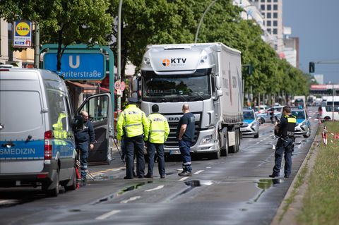 Unfall eines Lasters in Berlin