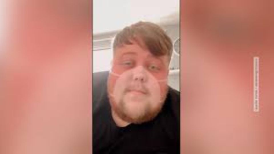 Musiker Devan Wright wird mit "Sonnenbrand"-Maskenfail-Video zum viralen Hit auf Tiktok.