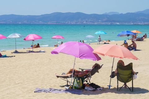 Die ersten Touristen sind zurück: Vorsaison an der Platja de Palma auf Mallorca