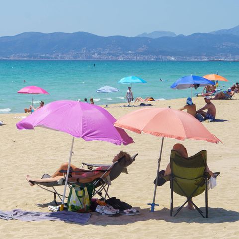 Die ersten Touristen sind zurück: Vorsaison an der Platja de Palma auf Mallorca