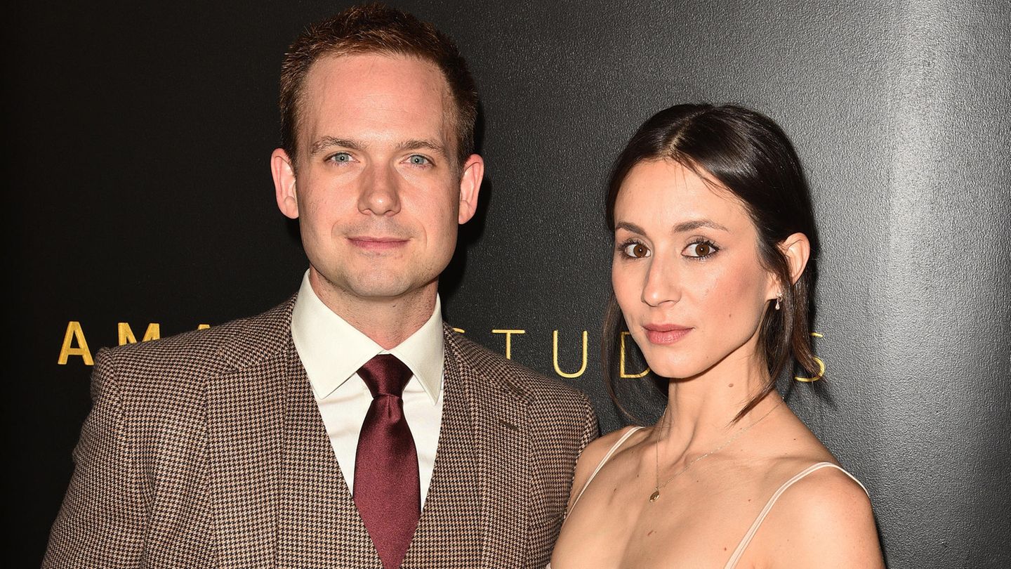 Patrick J. Adams und Troian Bellisario