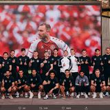 Spontanes Bild mit Daumen hoch für den kollabierten Christian Erikson