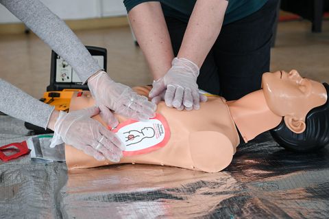 Erste Hilfe: Herzdruckmassage