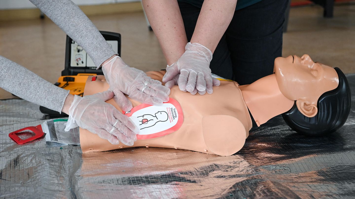 Erste Hilfe: Herzdruckmassage