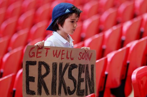 Im Wembleystadion war der Gruß eines ganz jungen Fans zu sehen. "Werde bald gesund" ist darauf zu lesen