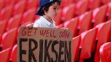 Im Wembleystadion war der Gruß eines ganz jungen Fans zu sehen. "Werde bald gesund" ist darauf zu lesen