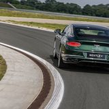 Das elektronisch geregelte Hinterachsdifferenzial hilft bei Kurvenfahrten