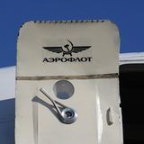 Nein, für die russische Aeroflot flog die Boeing 707 nie. Der Schriftzug an der Innenseite einer Kabinentür stammte noch von Filmaufnahmen.