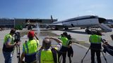 Abschiedsfotos für die Presse: Mehr als 45 Jahre lang war die Boeing 707 das historische Flugzeug am Hamburg Airport.