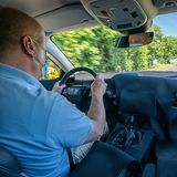 Die Lenkung täuscht keine Sportlichkeit mit hohen Rückstellkräften vor