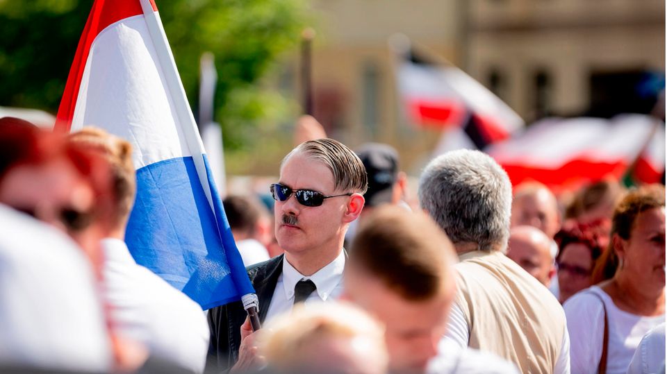 Verfassungsschutz: "Extremisten gehen nicht in den Lockdown" – größte Bedrohung von Rechts