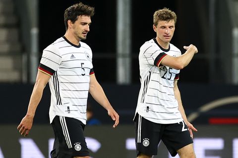 Mats Hummels und Thomas Müller im Nationaltrikot