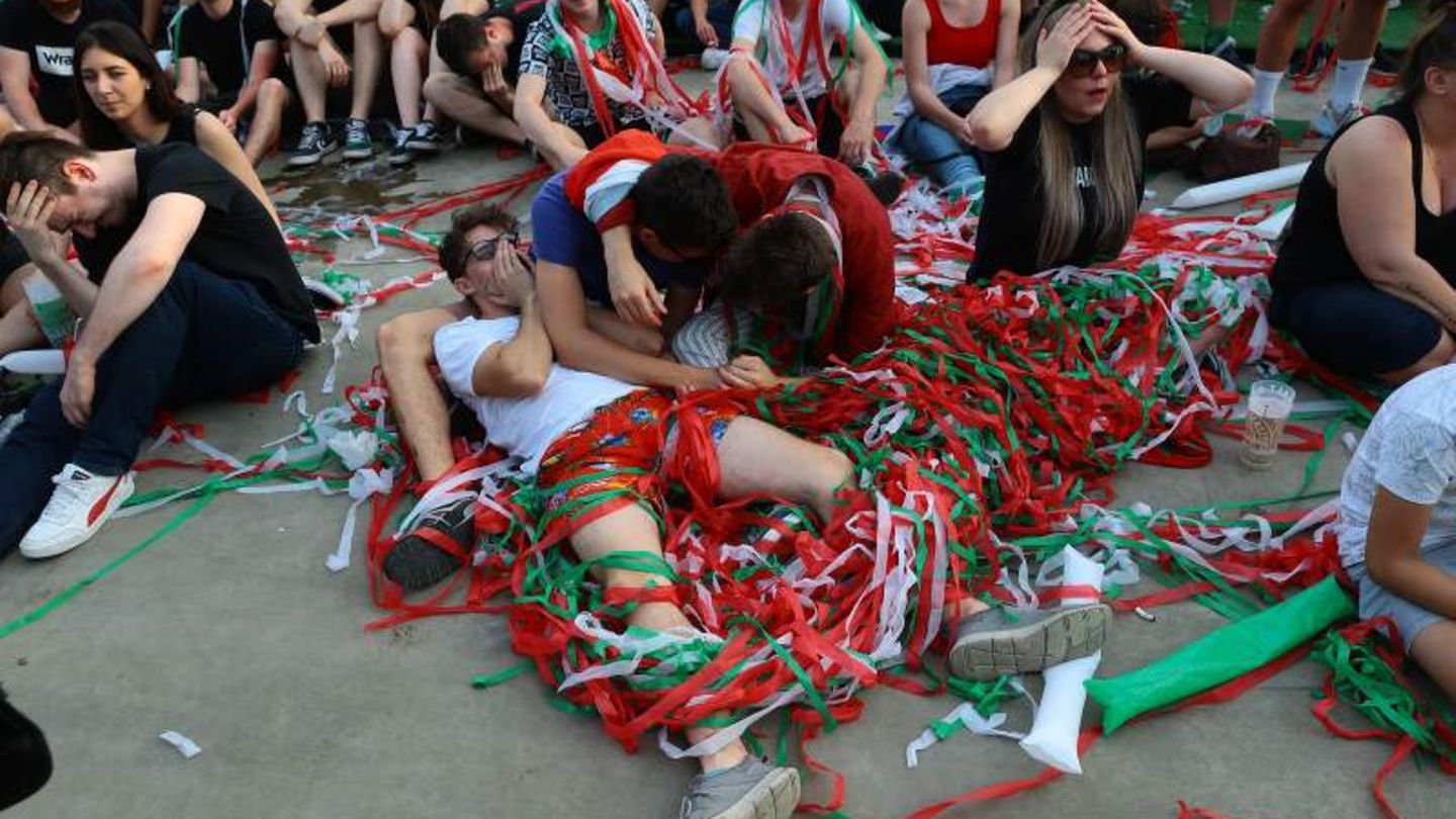 Lange Stand gehalten, dann hart geschlagen: Fans der ungarischen Mannschaft nach dem Spiel gegen Portugal in Budapest