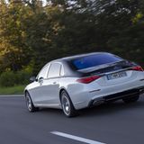 Das Fahrwerk bügelt jede Unebenheit souverän weg