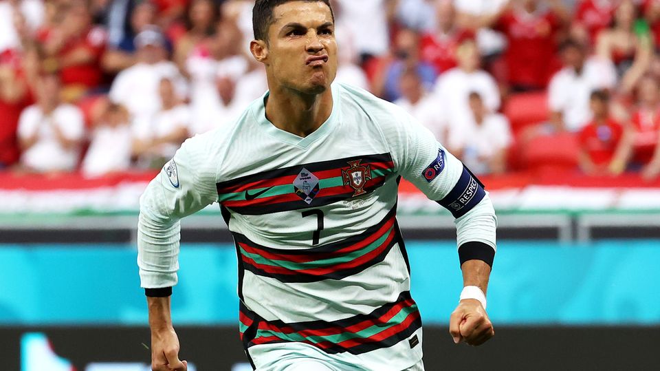 Christiano Ronaldo devient sombre pour célébrer le but