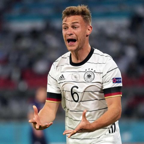 Joshua Kimmich beschwert sich während des EM-Spiels gegen Frankreich