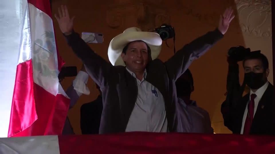 Video: Linkskandidat Castillo erklärt sich zum Wahlsieger in Peru