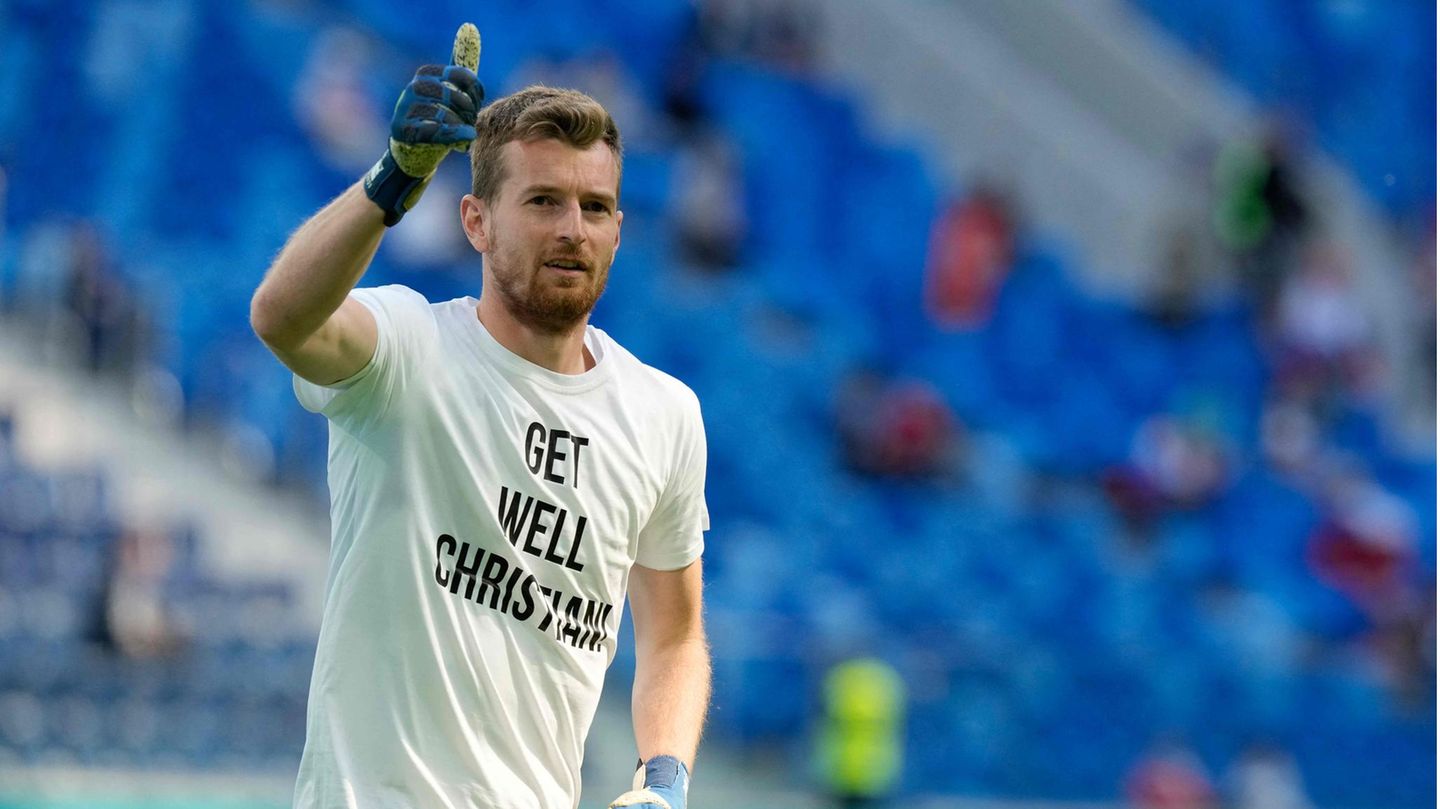 Fußball-EM: Finnen laufen mit "Get well Christian"-Shirt auf