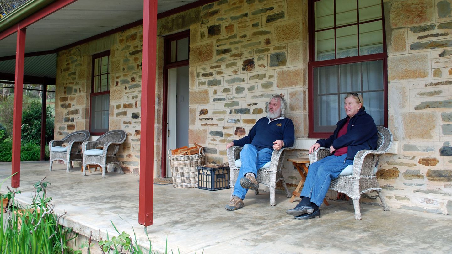 "Vor 20 Jahren hatten wir die Midlife Crisis", sagt Dave von Skillogalee Wines. Ihr Ausweg: Der ehemalige Buchhalter und die Lehrerin sattelten um und erwarben das Weingut im Clare Valley 130 Kilometer nördlich von Adelaide
