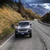 Auch auf der Autobahn kann der Wrangler 4xe mithalten