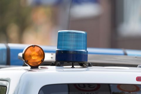 Kaiserslautern: Wütende Menschen vor vollem Freibad sorgen für Polizeieinsatz
