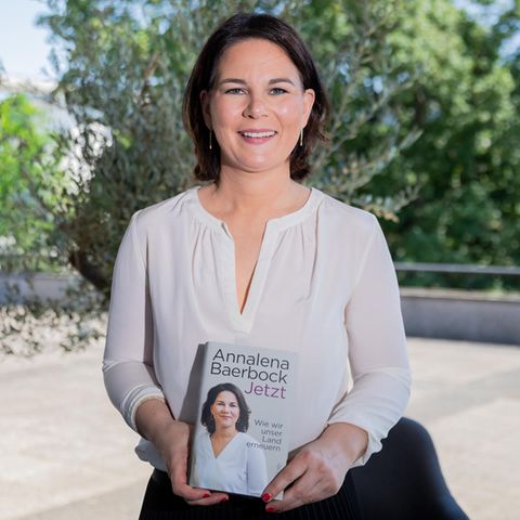 Annalena Baerbock mit ihren neuen Buch